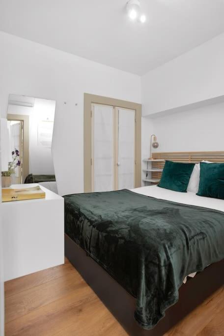 Cozy In Heart Of With Ac! Lissabon